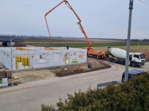 Realizace nízkoenergetického domu z pórobetonu Ytong na jižní Moravě – tesařské a zednické práce